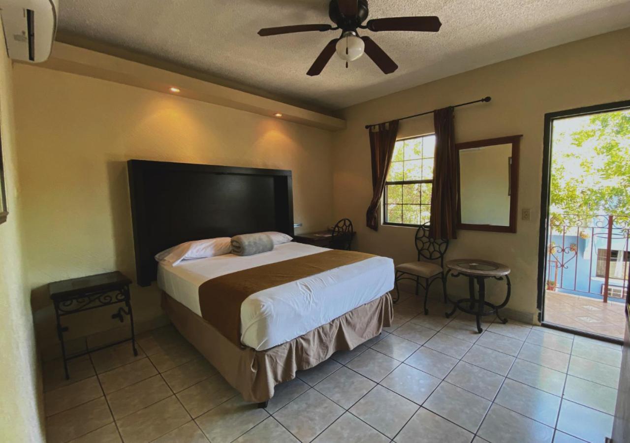Hotel Hacienda Del Viejo Матаморос Екстер'єр фото